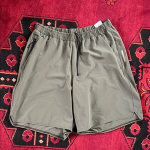 REI men’s green shorts